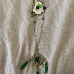 Elegant Green and Yellow Pendant Necklace